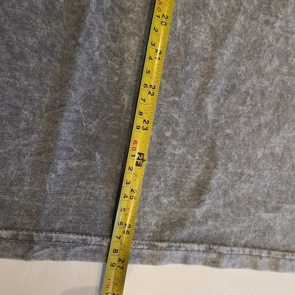 Forever 21 men's t-shirt size L  (N3)
